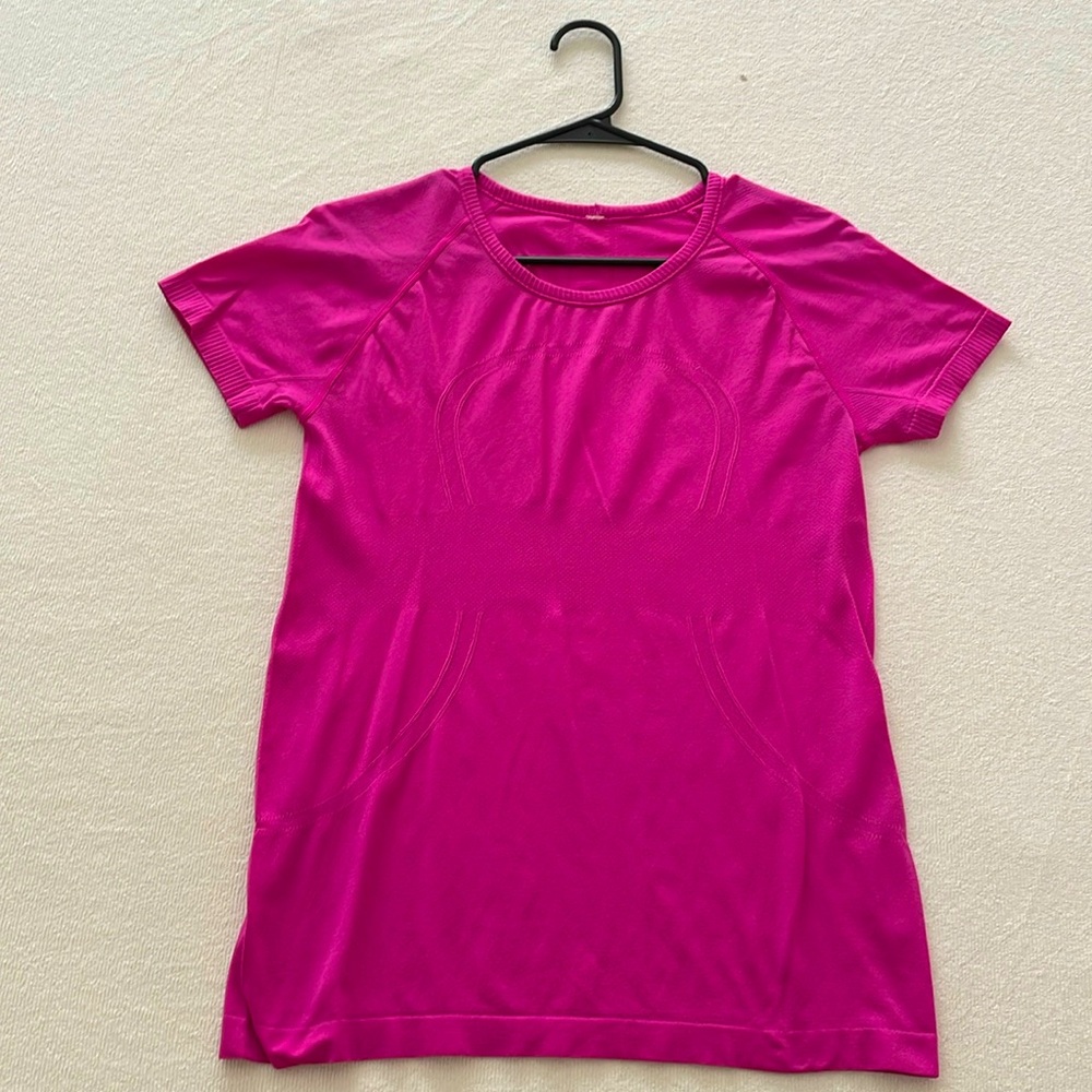 Lululemon Swiftly Tech Short Sleeve Crew pink
